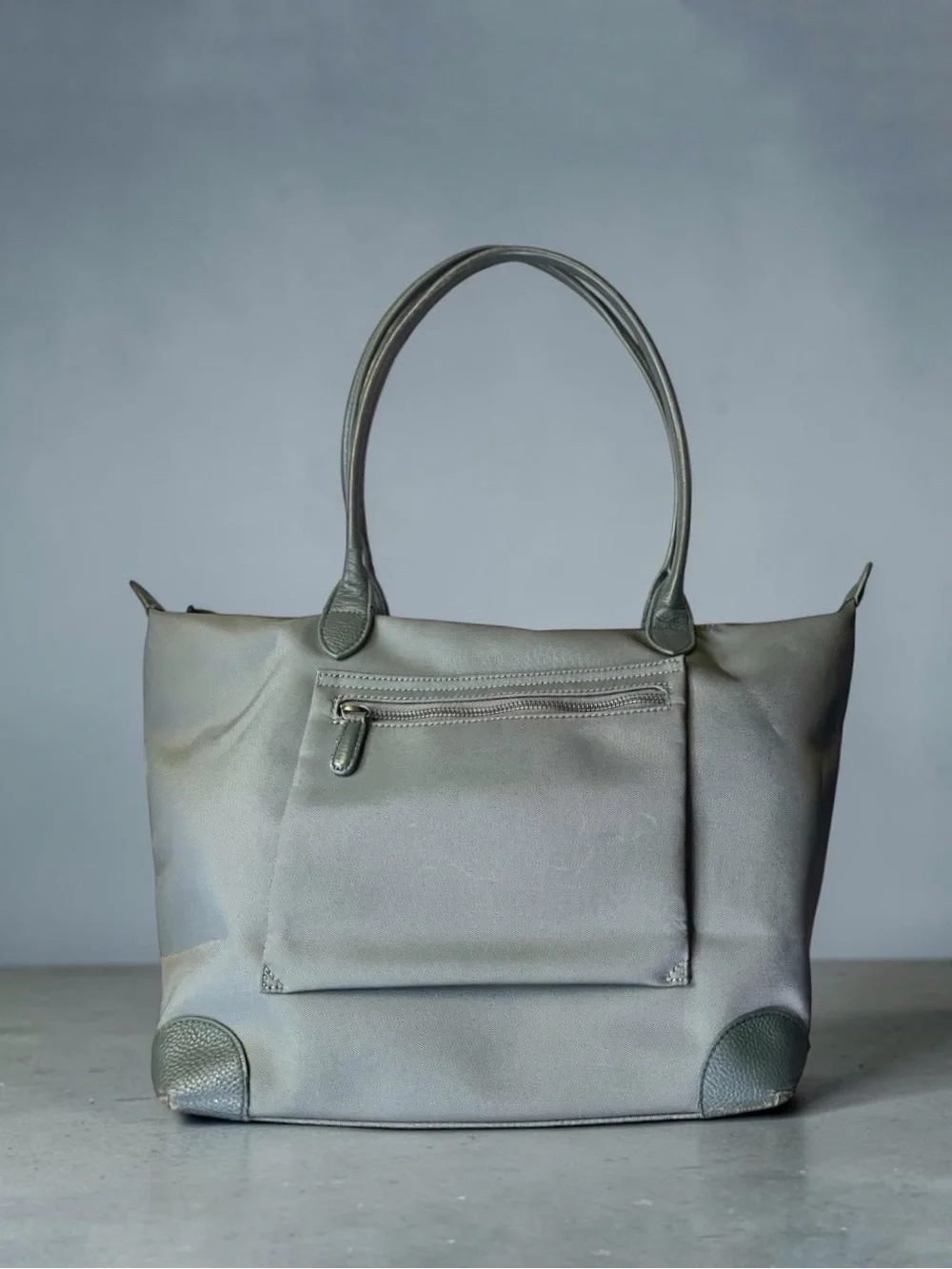 Doris & Jacky Lightweight Tote Bag in Sage Green